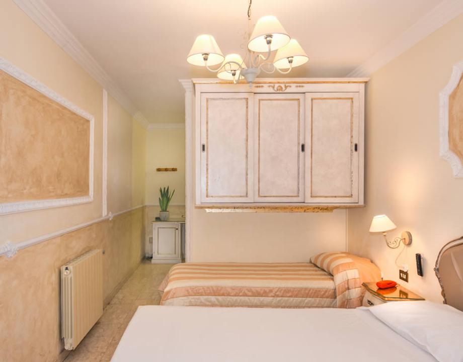 hoteltahiti en viareggio-b-amp-b-the-rooms 044