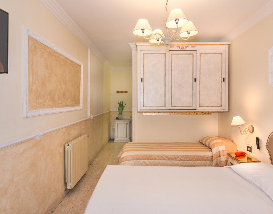 hoteltahiti en viareggio-b-amp-b-the-rooms 048